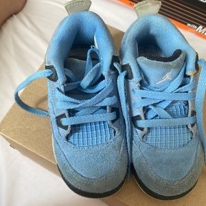 They are used in child size 8C.